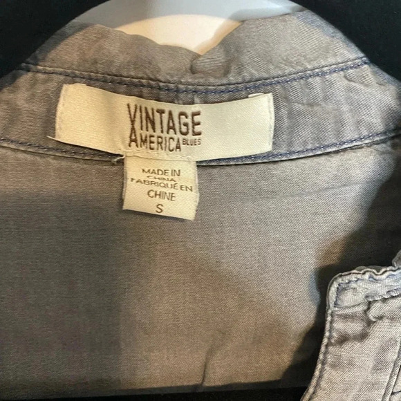 Vintage America - grey denim looking button up long sleeve top - size small - Picture 5 of 6